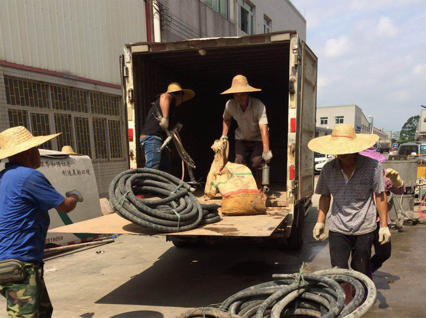 谷城一部件厂房地基出现下沉注浆加固